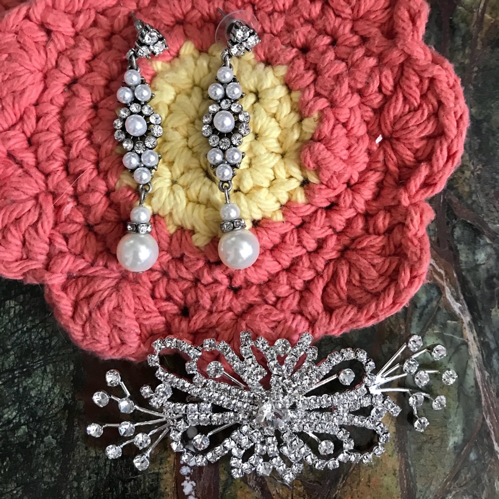 Bridal earrings and brooch